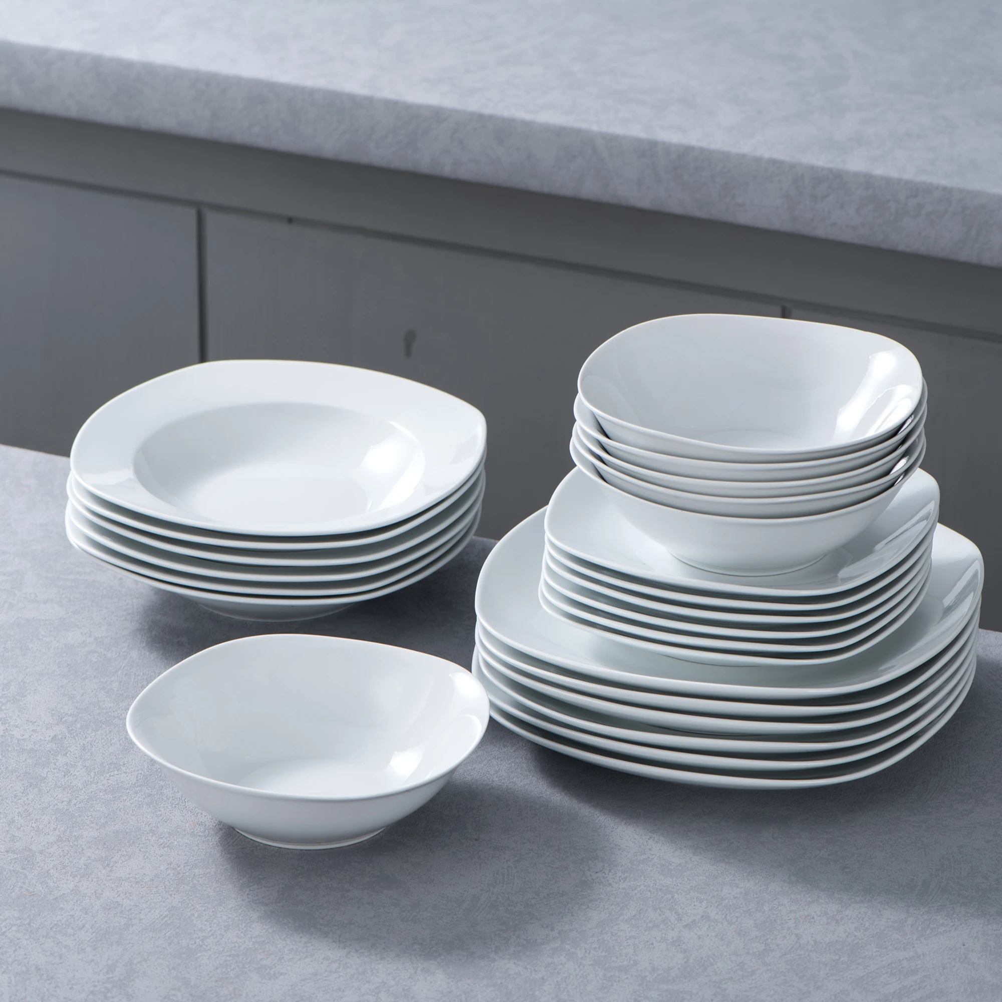 Elegant 24-Piece Dinnerware Set - Image 2